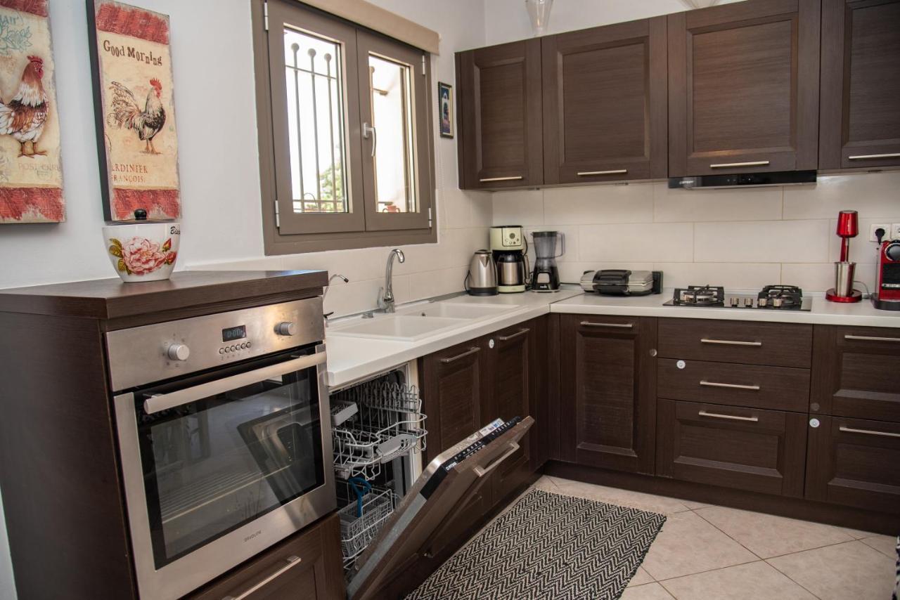 Giannakis Villa *